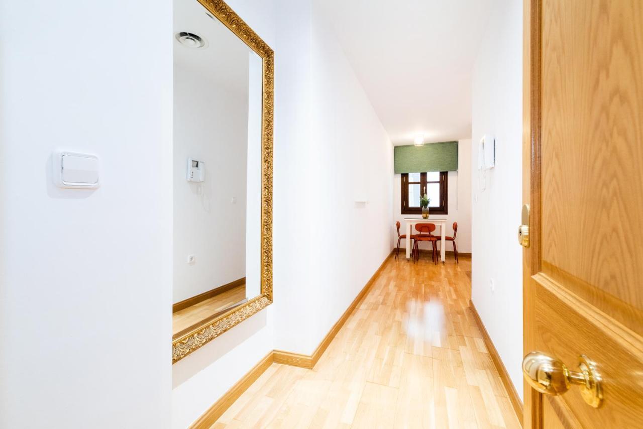 Apartamento Piso Junto A Mercado De San Agustin Y Catedral En Granada