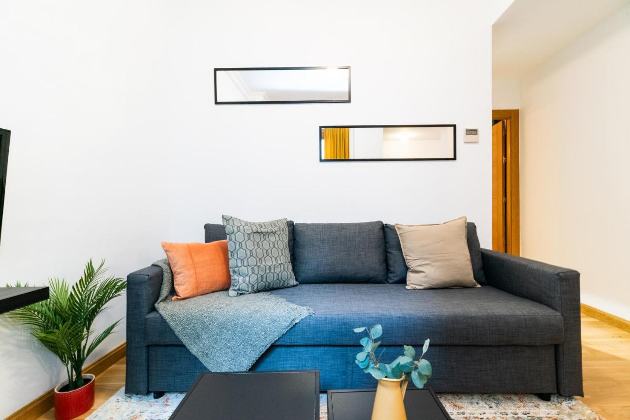Apartamento Piso Junto A Mercado De San Agustin Y Catedral En *