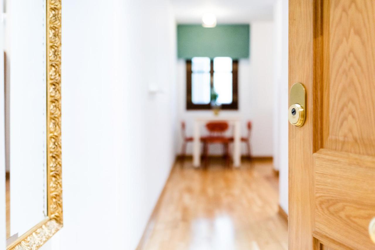 Piso Junto A Mercado De San Agustin Y Catedral En Apartamento *