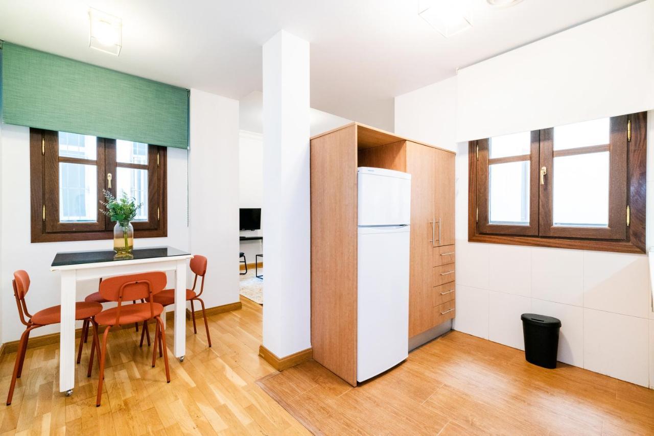 Apartamento Piso Junto A Mercado De San Agustin Y Catedral En *